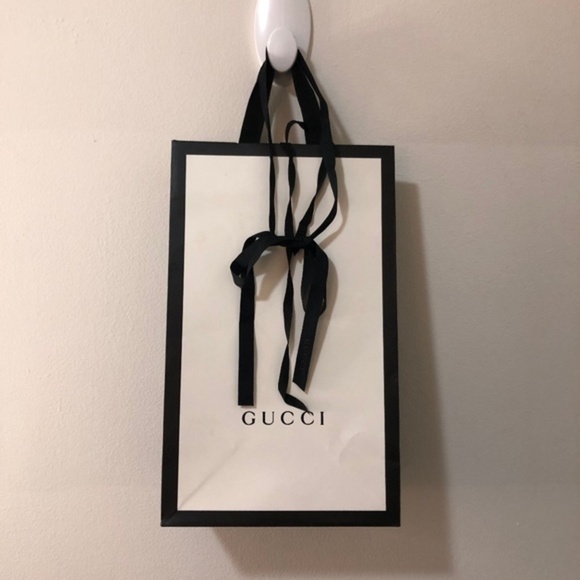Gucci White‎ and Black Paper Shopping bag with ties and extra Gucci ribbon - Picture 4 of 11